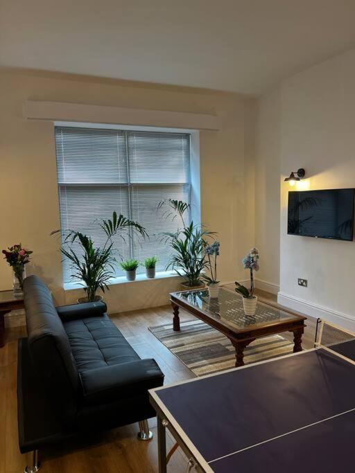 No.2 Beechcroft / Park-side / Ping Pong & Garden Liverpool